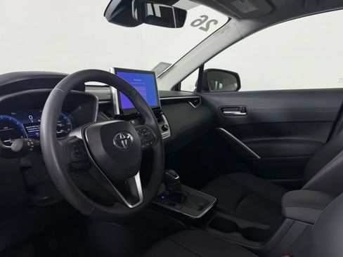Used 2026 Toyota Corolla Cross XLE w/ Convenience Package FWD image 4