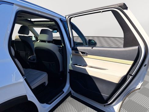 Used 2023 Hyundai Palisade Limited image 15