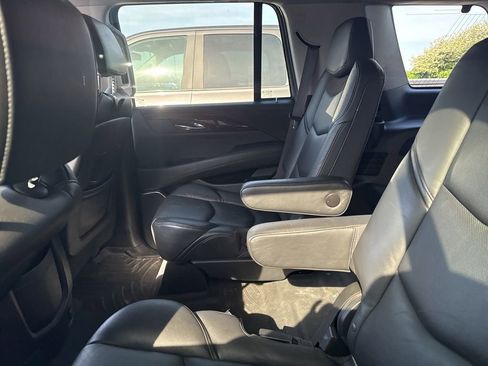 Used 2016 Cadillac Escalade Premium AWD/4WD image 9