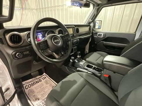 Used 2018 Jeep Wrangler Unlimited Sport image 9