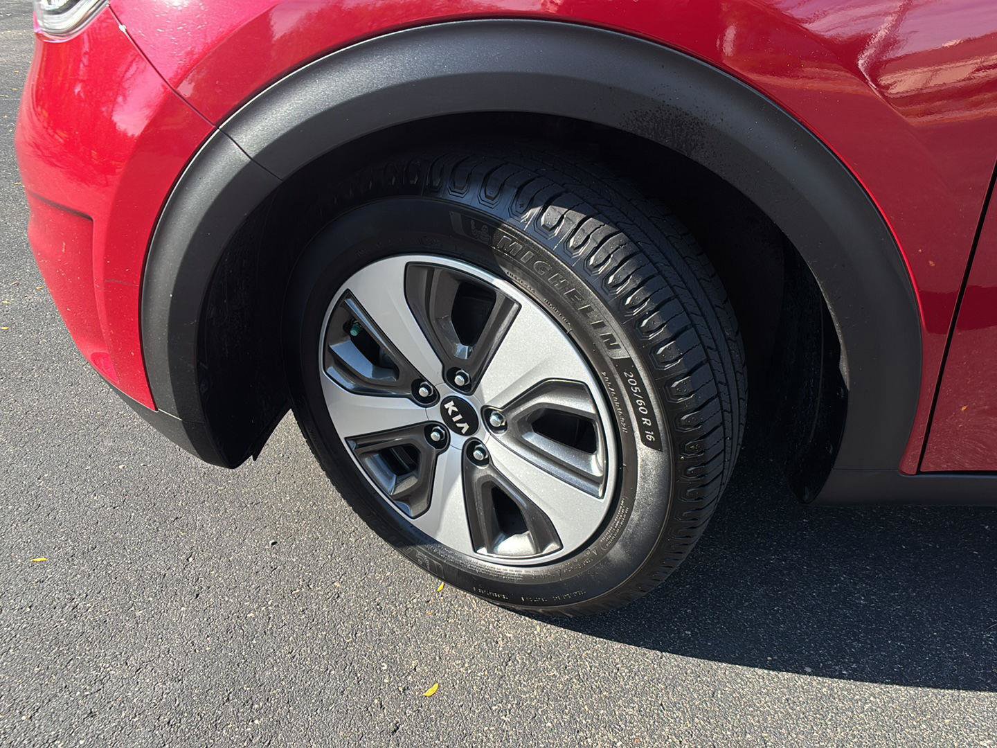 Used 2018 Kia Niro LX FWD image 5