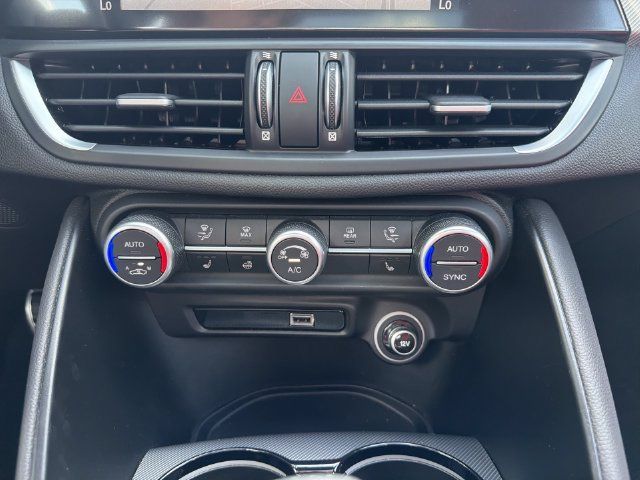 Used 2023 Alfa Romeo Giulia Veloce RWD image 19