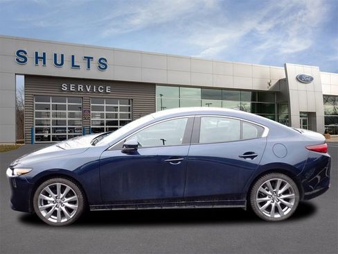 Used 2022 MAZDA MAZDA3 s image 2