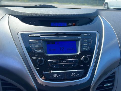 Used 2013 Hyundai Elantra GLS w/ Preferred Pkg FWD image 17