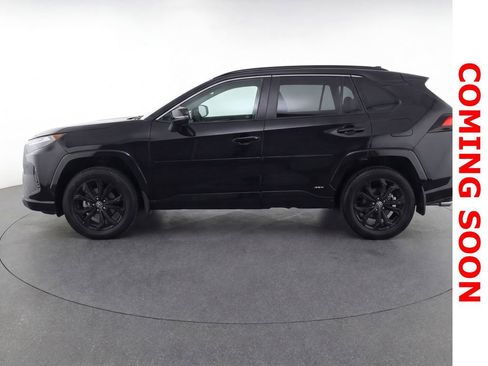 Used 2022 Toyota RAV4 SE w/ Convenience Package image 8