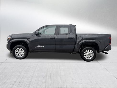 Used 2025 Toyota Tacoma SR5 image 5