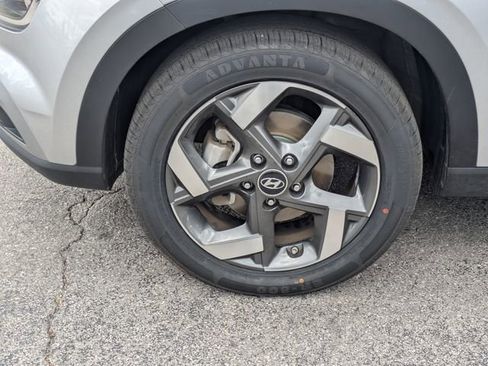 Used 2024 Hyundai Venue SEL FWD image 10