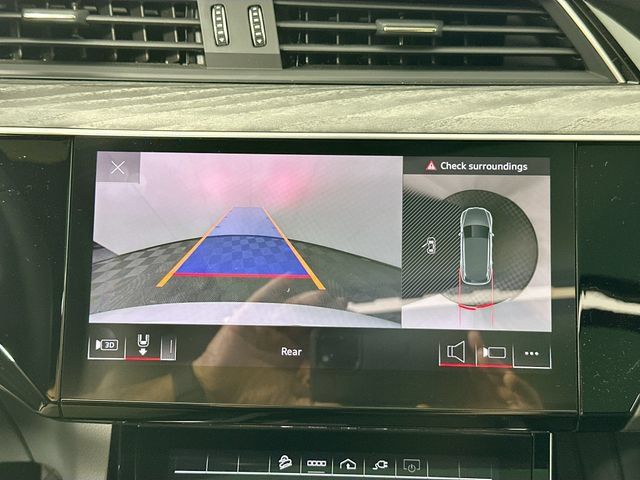 Used 2022 Audi e-tron Premium w/ Convenience Plus Package AWD/4WD image 14