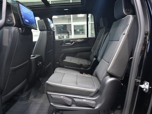 New 2026 GMC Yukon XL Elevation w/ Elevation Premium Package AWD/4WD image 11