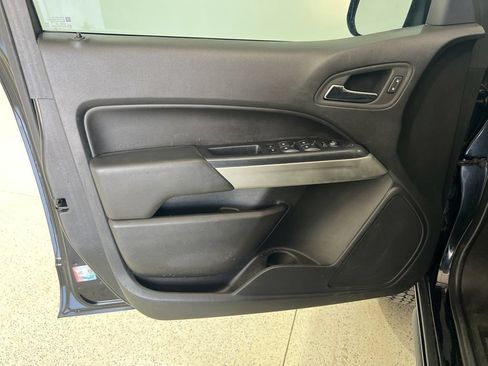 Used 2022 Chevrolet Colorado LT AWD/4WD image 18