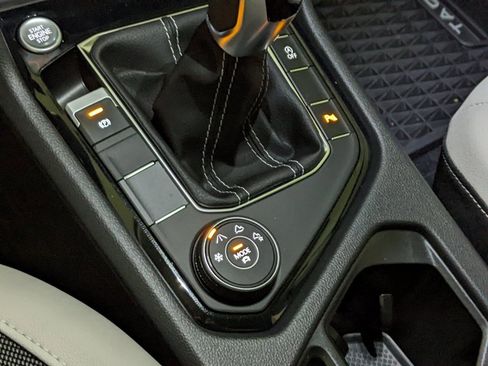 New 2026 Volkswagen Taos SE image 21