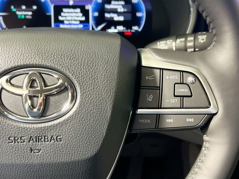 New 2026 Toyota Highlander Platinum image 19