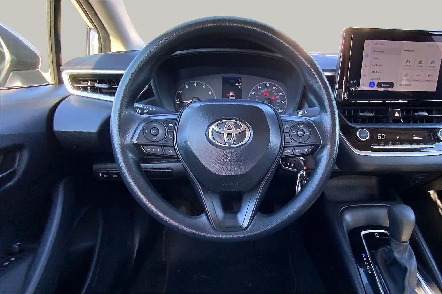 Used 2025 Toyota Corolla LE FWD image 6