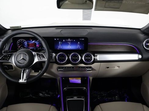 New 2026 Mercedes-Benz GLB 250 4MATIC image 4