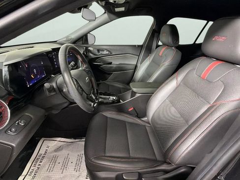 Certified 2024 Chevrolet Trax RS w/ Driver Confidence Package FWD image 17