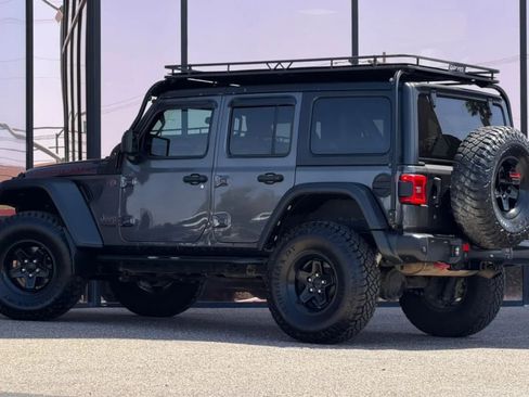 Used 2018 Jeep Wrangler Unlimited Rubicon w/ Dual Top Group AWD/4WD image 9