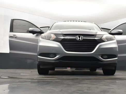 Used 2018 Honda HR-V EX-L image 11