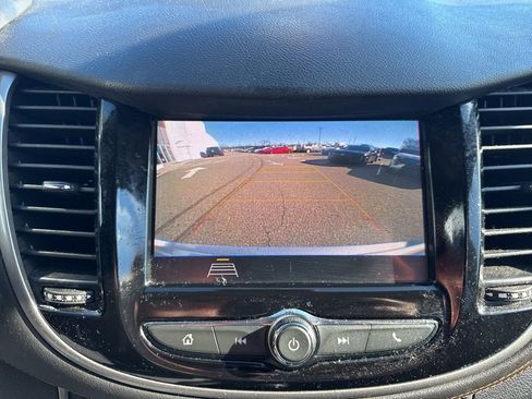 Used 2020 Chevrolet Trax LT w/ LT Convenience Package image 35