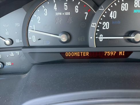 Used 2005 Cadillac XLR RWD image 40