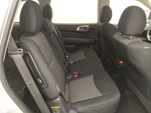 Used 2019 Nissan Pathfinder SV FWD image 19