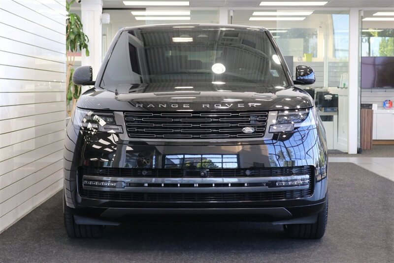 Used 2025 Land Rover Range Rover Long Wheelbase Autobiography AWD/4WD image 8