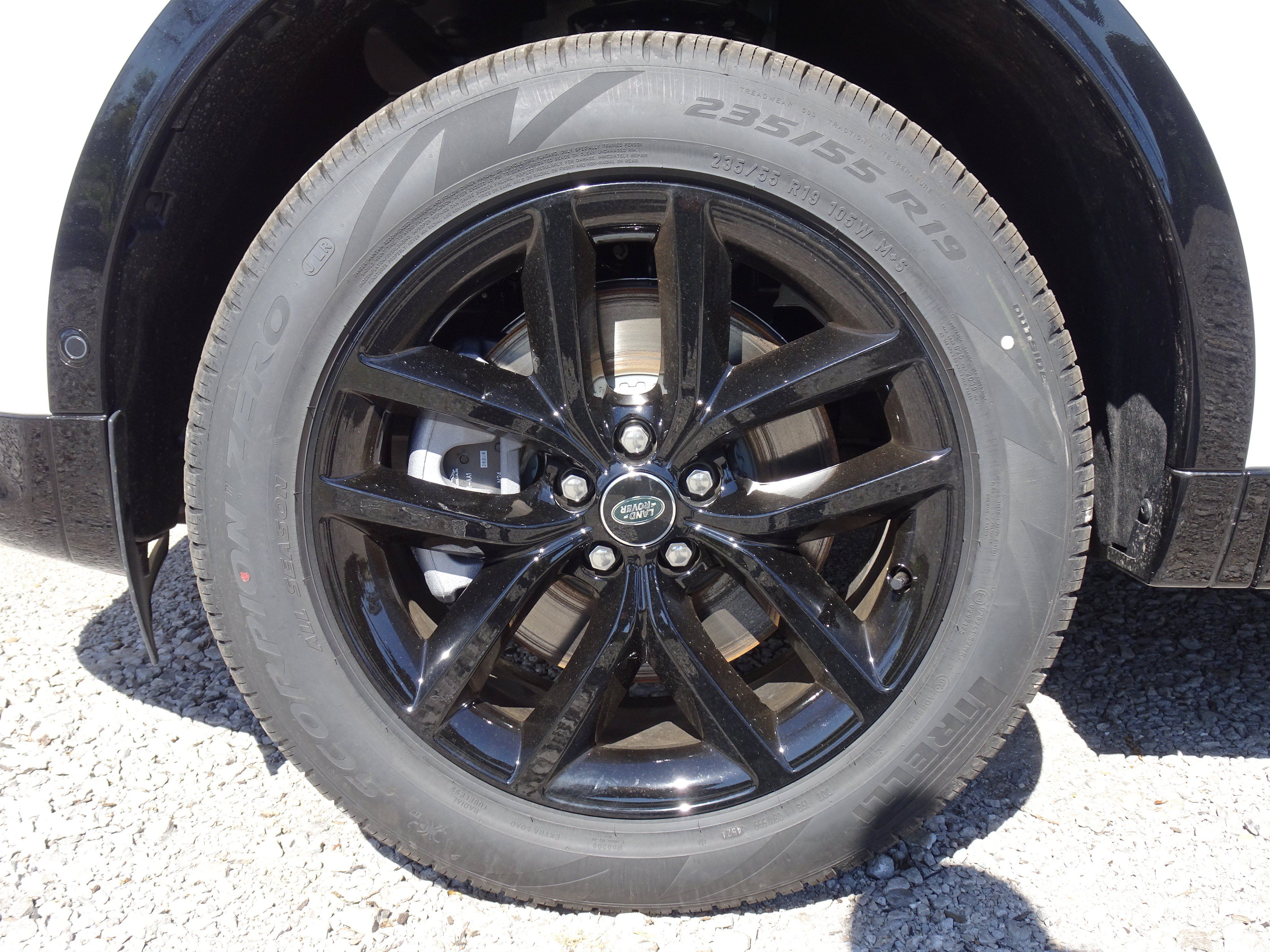 Certified 2025 Land Rover Discovery Sport Dynamic SE AWD/4WD image 5