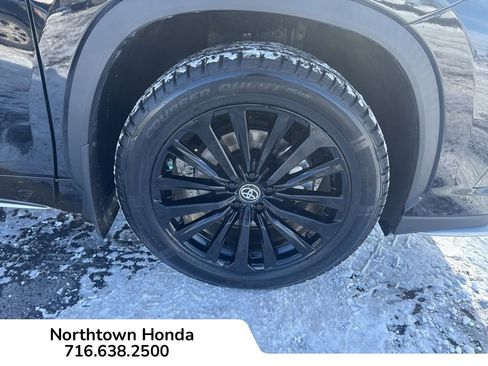 Used 2023 Toyota Highlander L image 14