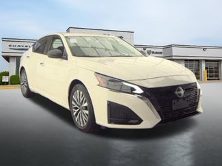 Used 2025 Nissan Altima 2.5 SV video 2