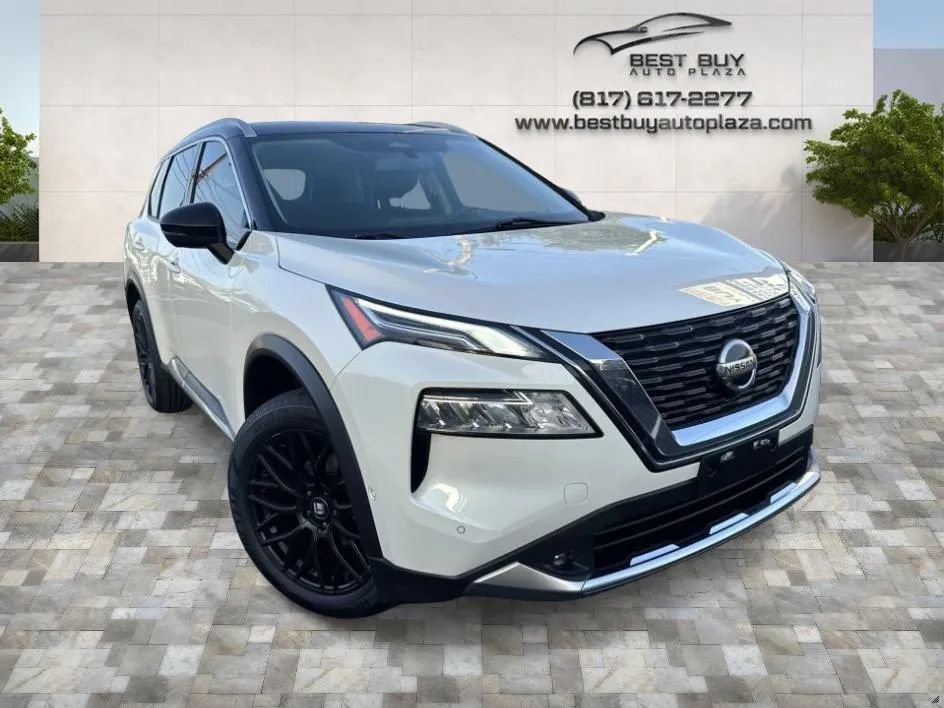 Used 2021 Nissan Rogue Platinum FWD image 1