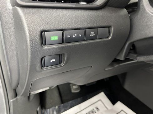 Used 2025 Nissan Sentra S FWD image 26