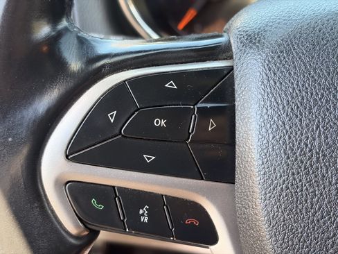Used 2018 Jeep Grand Cherokee Altitude RWD image 25