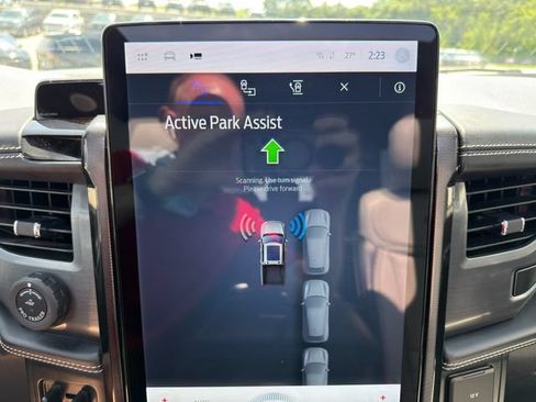 Used 2022 Ford F150 Lightning Platinum AWD/4WD image 34