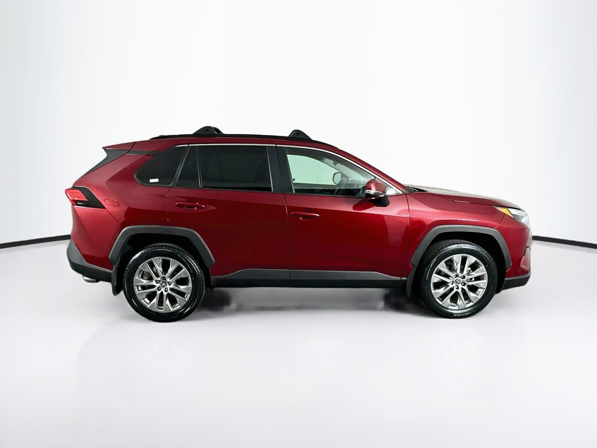 Used 2023 Toyota RAV4 XLE Premium FWD image 10