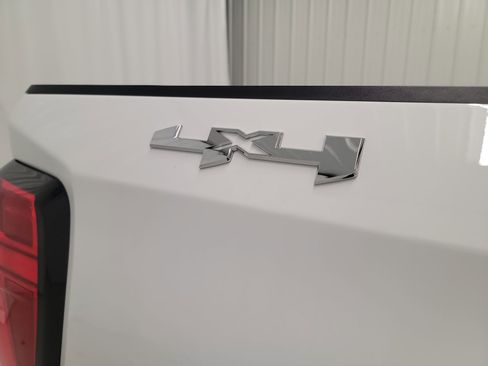 Used 2024 GMC Sierra 1500 SLE image 11