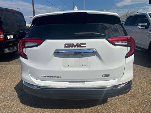 Used 2022 GMC Terrain SLT w/ Infotainment Package II image 8