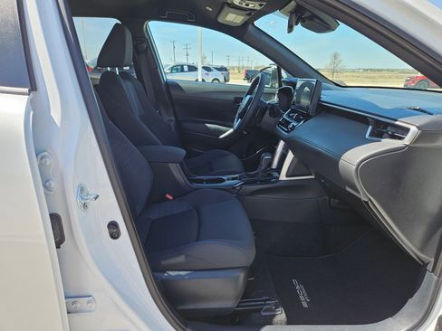 Used 2023 Toyota Corolla Cross image 27