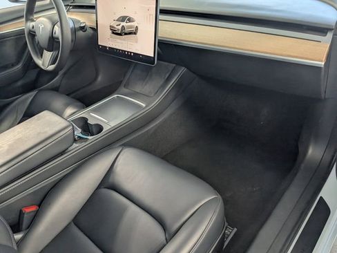 Used 2023 Tesla Model 3 Standard Range RWD image 13