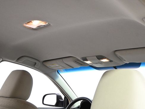 Used 2010 Subaru Outback 2.5i Premium image 17