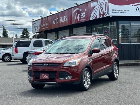 Used 2014 Ford Escape SE w/ Equipment Group 201A AWD/4WD image 2