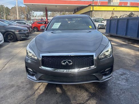 Used 2018 INFINITI Q70 Luxe w/ Sport Package image 3