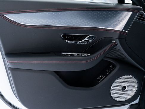 New 2025 Bentley Flying Spur Black Edition image 11