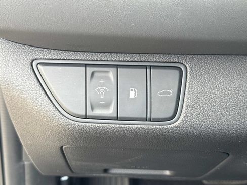 Used 2023 Genesis G70 2.0T RWD image 22