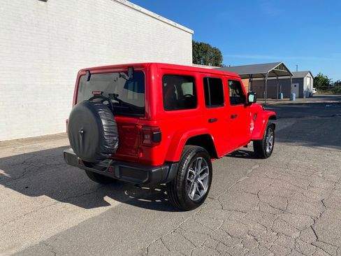 Used 2024 Jeep Wrangler Unlimited Sahara image 2