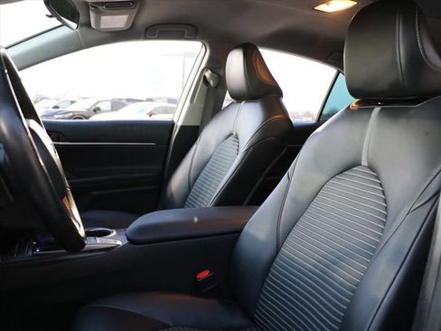 Used 2023 Toyota Camry SE image 20