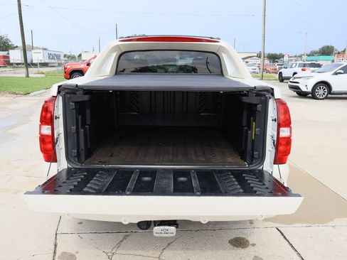 Used 2012 Chevrolet Avalanche LTZ RWD image 28