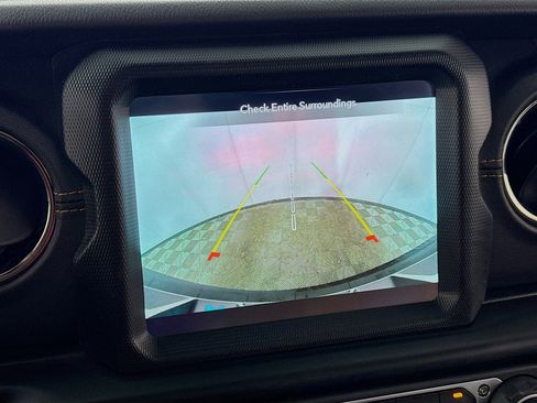 Used 2023 Jeep Wrangler Unlimited Sahara image 3