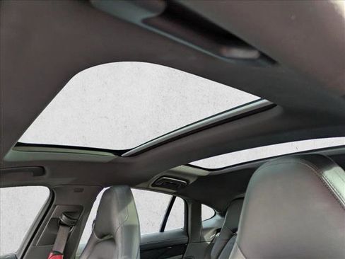 Used 2018 Porsche Panamera 4S image 16