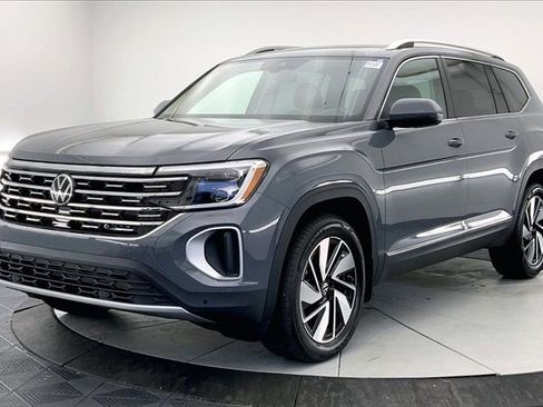 New 2026 Volkswagen Atlas SEL image 2