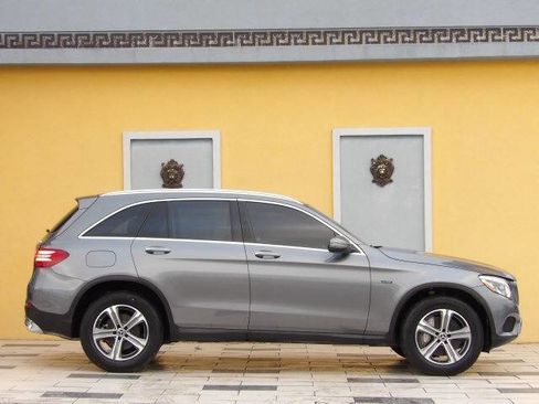 Used 2019 Mercedes-Benz GLC 350e 4MATIC image 11