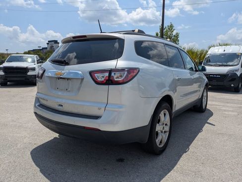 Used 2017 Chevrolet Traverse LT w/ Style and Technology Package AWD/4WD image 4